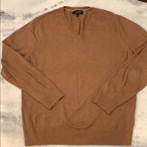 EUC • Banana Republic V Neck Sweater • Large